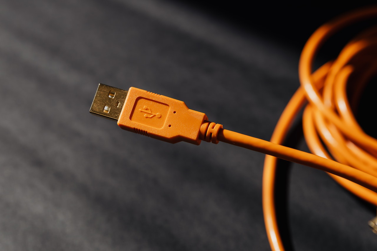 Kelebihan Kabel USB